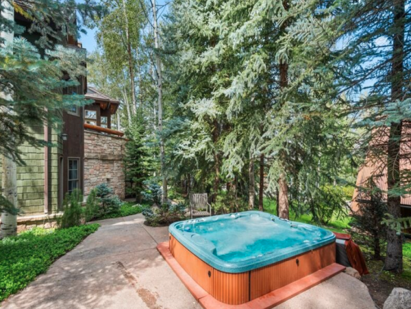 Luxurious Ski-In/Ski-Out Snowmass Chalet with Stunning Mountain Views